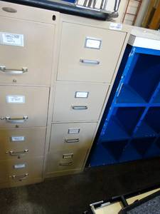 lot 4457 image: 4 drawer metal Filing cabinet