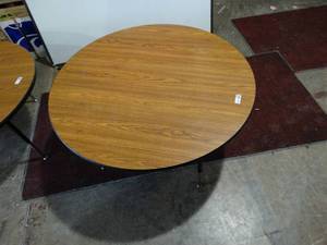 lot 4462 image: 48R Circle Table