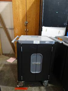 lot 4474 image: Ipad Charging Cart