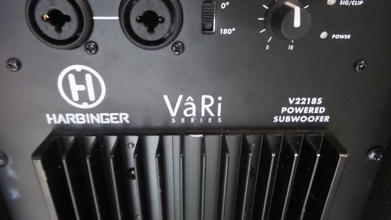 harbinger vari v2218s