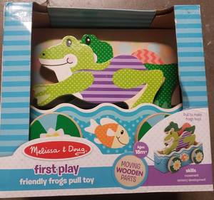 lot 229 image: Melissa & Doug First Play Friendly Frogs Pull Toy