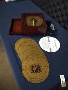 lot 4410 image: Mr. Christmas Bells & Chimes Deluxe Animated Symphonium Music Box & Discs