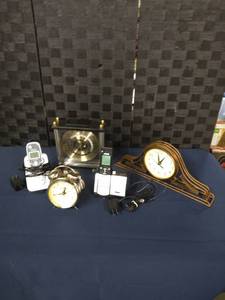 lot 4428 image: Mantle Clocks and More