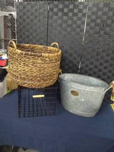 lot 4431 image: Basket Lot