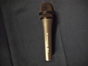 lot 4441 image: Sennheiser Wireless Microphone