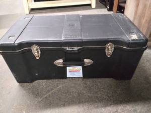 lot 2523 image: Contico Deluxe Storage Trunk