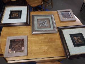 lot 2534 image: Lot of 5 Pictures