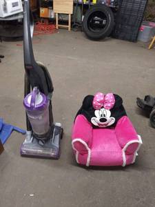 lot 2540 image: Bissel Power Pet Vacuum and Minnie Kids Chair