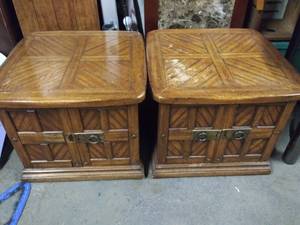 lot 2545 image: Pair of Wood End Tables