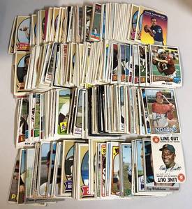 lot 1116 image: Collection of Vintage Sports Cards - Both Football and Baseball Cards With Multiple Hall of Famers