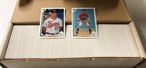 lot 1135 image: Complete 1991 Upper Deck Baseball Trading Card Set with Hall of Fame Rookies of Mike Mussina & Chipper Jones