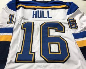 lot 1147 image: Brett Hull #16 St. Louis Blues Xtra Large Custom Jersey Brand New