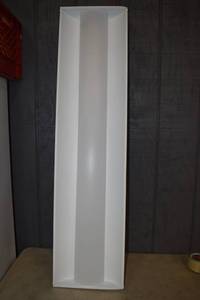 lot 33 image: 4 Foot LED Light Fixture