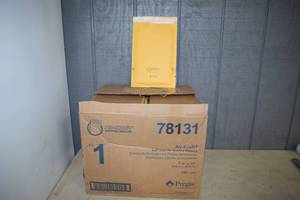 lot 58 image: 100 Air-Kraft Self Seal Bubble Mailers