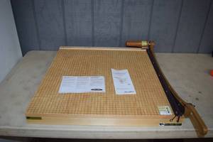 lot 75 image: Swingline Classic Cut Ingento Paper Cutter 24 x 24 Model 1162A