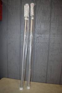 lot 78 image: Pair Beokreu Tension Curtain Rods Shower Rods