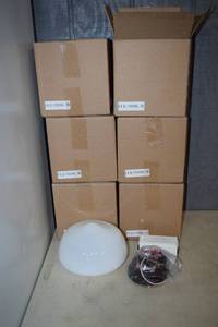 lot 124 image: 6 Light Fixtures