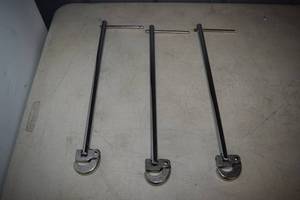lot 131 image: 3 Ace Basin Wrenches 15 Spring Loaded Reversible