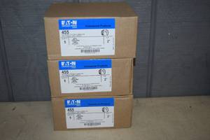 lot 199 image: 15 Eaton Set Screw Type Box Connectors