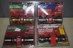 lot 260 image: 4 Door Knobs