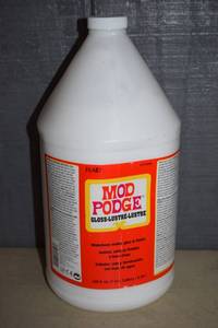 lot 344 image: Gallon Mod Podge