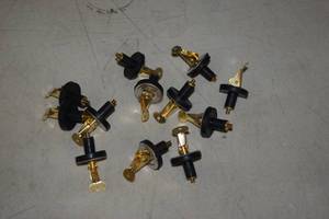 lot 400 image: 12 Seasense Boat Bait Well Live Well Adjustable Plugs 38 Snap Lock