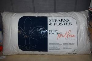lot 490 image: Stearns & Foster King Size Pillow