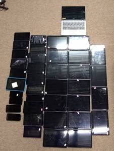 lot 4 image: Bulk Tablets for Repair (Powers On - Locked or Cracked screens)