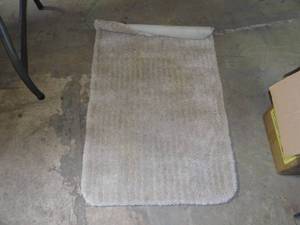 lot 5830 image: Asst. Throw Rugs