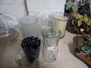 lot 5839 image: Asst Vases