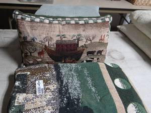 lot 5844 image: Golf Afghan and Throw Pillows
