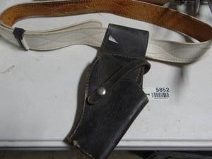 lot 5852 image: Gun Holster
