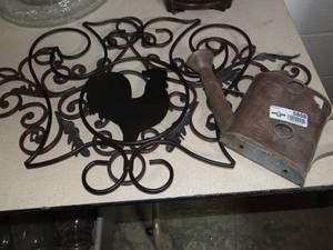 lot 5868 image: 3 Pieces Metal Decor