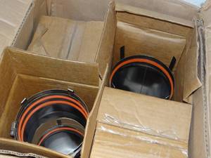 lot 5878 image: Box of heatfab Stove Pipe