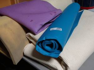 lot 5881 image: Asst Mats- Yoga, Rug etc.