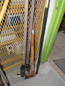 lot 5894 image: Asst. of Long Handled Tools
