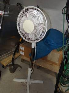 lot 5899 image: Holmes Fan