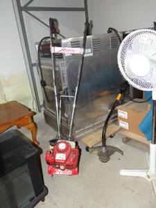 lot 5900 image: Mantis Edger