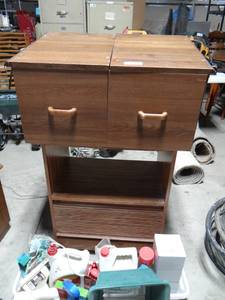 lot 5915 image: Wood Stand w Storage