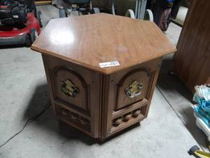 lot 5917 image: Octagon End Table