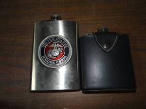 lot 5947 image: 2 Flasks