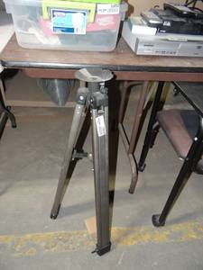 lot 5956 image: Camera Tripod