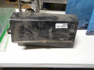 lot 5958 image: Old Polaroid Camera