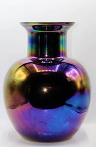 lot 2040 image: Vintage Art Glass Iridescent Large Vase 12 Tall
