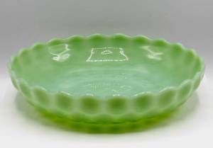lot 2059 image: Vintage Jadeite Milk Glass Bubble Bowl