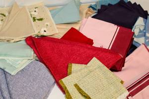 lot 2036 image: Vintage Lot of Linens, Placemats and Napkins