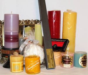 lot 2106 image: Lot of Assorted Candles