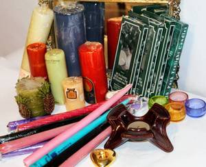 lot 2108 image: Lot of Assorted Candles