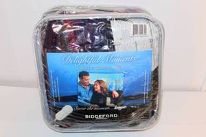 lot 2069 image: New in package, Biddeford Blankets Delightful Moments Automatic Warming Throw