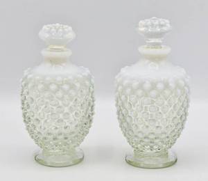lot 2142 image: 2 Fenton White Hobnail Art Glass Vanity PERFUME BOTTLE w Stopper